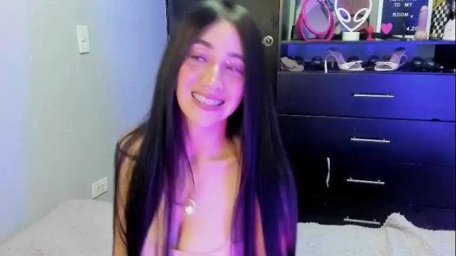 Image 7 of emilytafur Stream on Chaturbate on 2 months ago