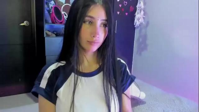 Image 6 of emilytafur Stream on Chaturbate on 2 months ago