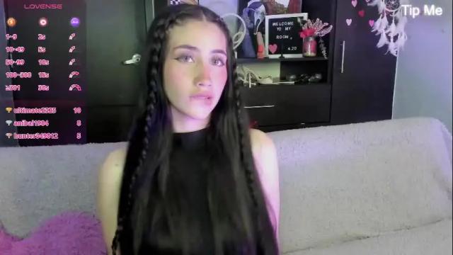 Image 10 of emilytafur Stream on Chaturbate on 2 months ago