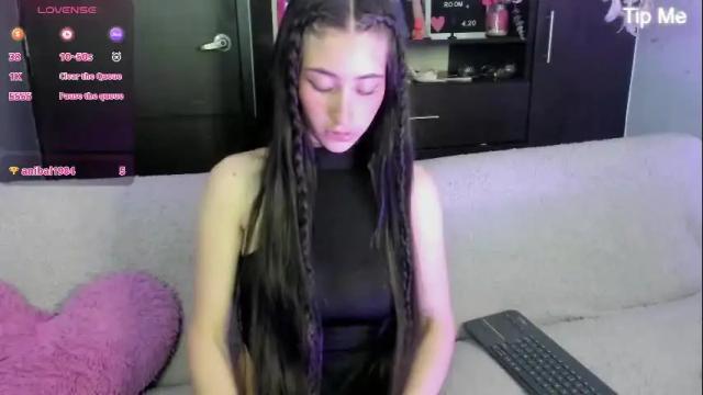 Image 7 of emilytafur Stream on Chaturbate on 2 months ago