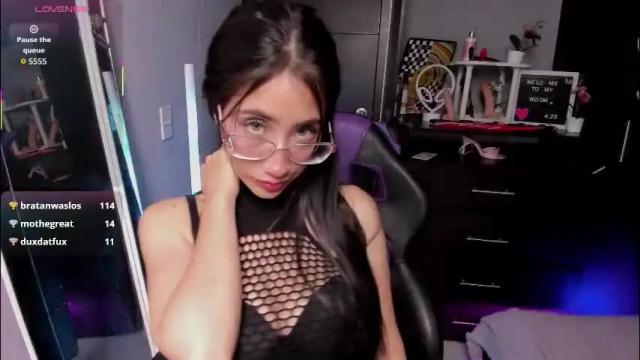 Image 7 of emilytafur Stream on Chaturbate on 2 months ago