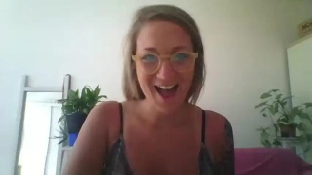 Image 7 of emilytattoo10 Stream on Chaturbate on 22 months ago