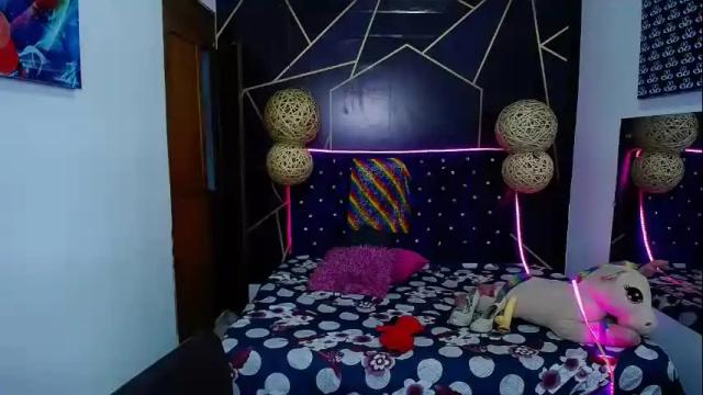 Image 2 of emilytssweet Stream on Chaturbate on 1 month ago