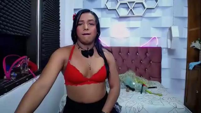Image 7 of emilytssweet Stream on Chaturbate on 20 days ago