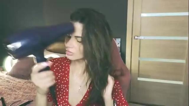 Image 2 of emilytucker Stream on Chaturbate on 2 months ago