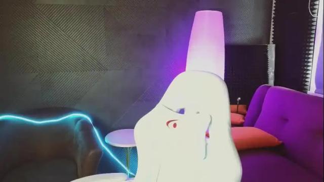 Image 12 of emilytucker Stream on Chaturbate on 1 month ago