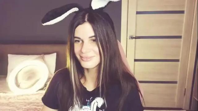 Image 3 of emilytucker Stream on Chaturbate on 22 days ago