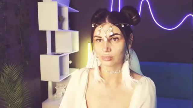 Image 6 of emilytucker Stream on Chaturbate on 17 days ago