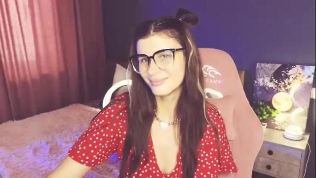 Image 10 of emilytucker Stream on Chaturbate on 11 days ago