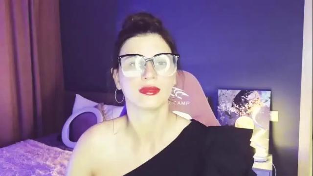 Image 3 of emilytucker Stream on Chaturbate on 9 days ago