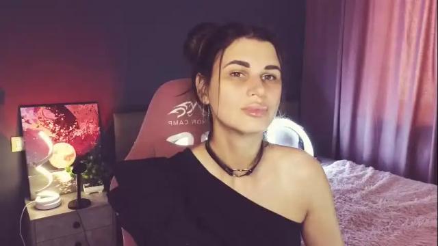 Image 3 of emilytucker Stream on Chaturbate on 6 days ago