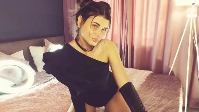 Image 6 of emilytucker Stream on Chaturbate on 6 days ago