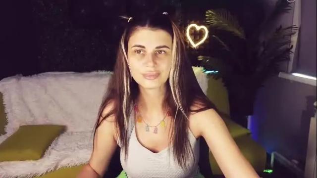 Image 4 of emilytucker Stream on Chaturbate on 5 days ago