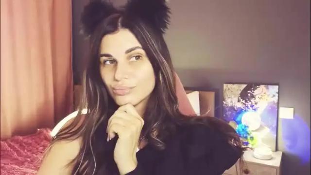 Image 3 of emilytucker Stream on Chaturbate on 2 months ago