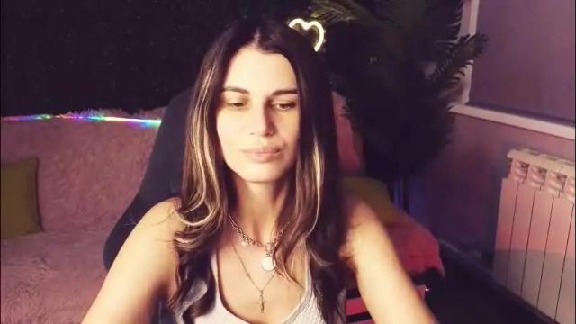 Image 2 of emilytucker Stream on Chaturbate on 2 months ago