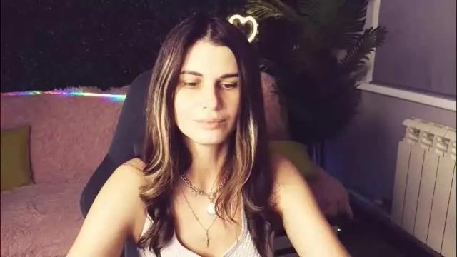 Image 3 of emilytucker Stream on Chaturbate on 2 months ago