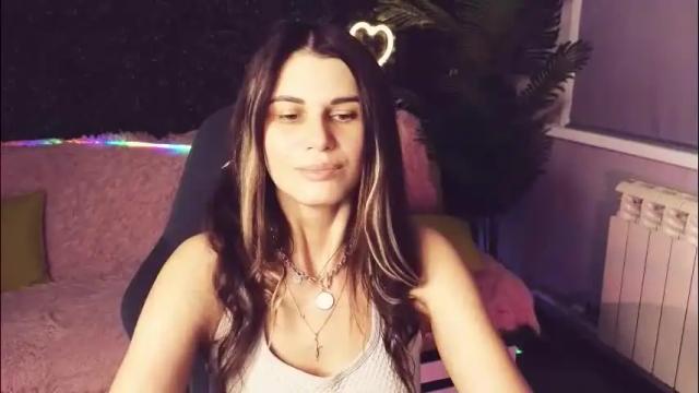 Image 4 of emilytucker Stream on Chaturbate on 2 months ago