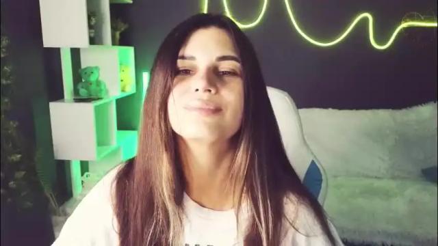 Image 3 of emilytucker Stream on Chaturbate on 1 month ago