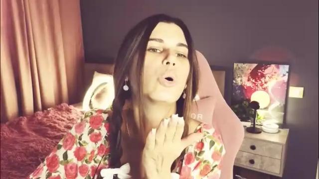 Image 2 of emilytucker Stream on Chaturbate on 1 month ago