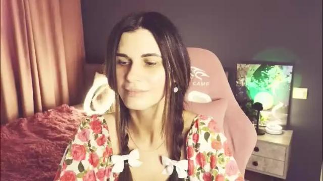 Image 3 of emilytucker Stream on Chaturbate on 1 month ago