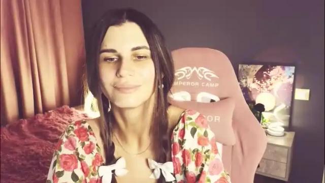 Image 4 of emilytucker Stream on Chaturbate on 1 month ago