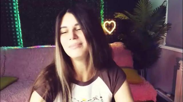 Image 4 of emilytucker Stream on Chaturbate on 1 month ago