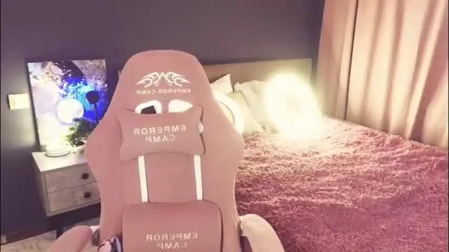 Image 7 of emilytucker Stream on Chaturbate on 1 month ago