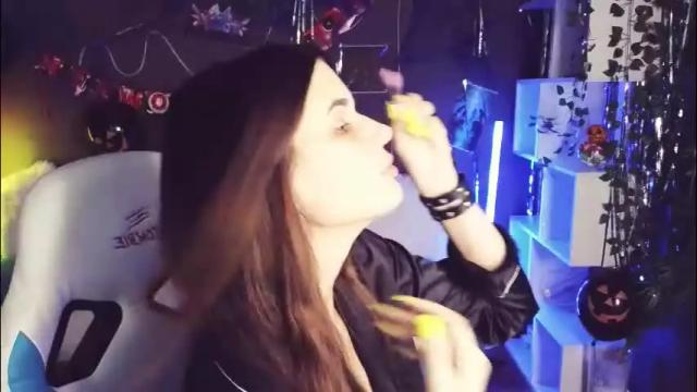 Image 4 of emilytucker Stream on Chaturbate on 8 days ago