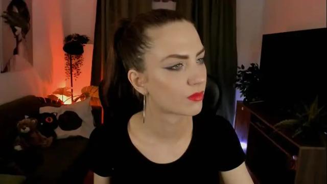 Image 2 of emilywiled Stream on Chaturbate on 1 month ago