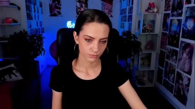 Image 2 of emilywiled Stream on Chaturbate on 1 month ago