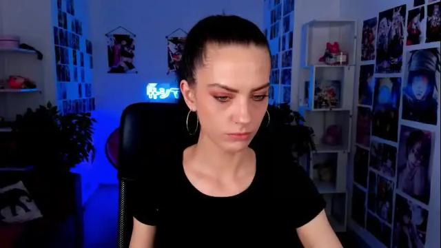 Image 6 of emilywiled Stream on Chaturbate on 1 month ago