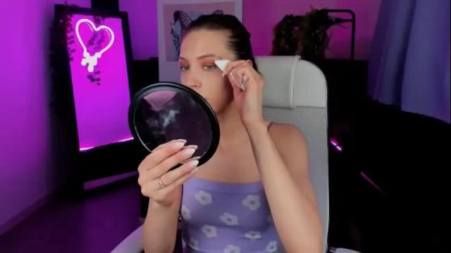 Image 10 of emilywiled Stream on Chaturbate on 1 month ago