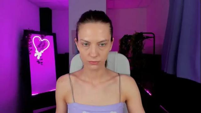 Image 4 of emilywiled Stream on Chaturbate on 1 month ago