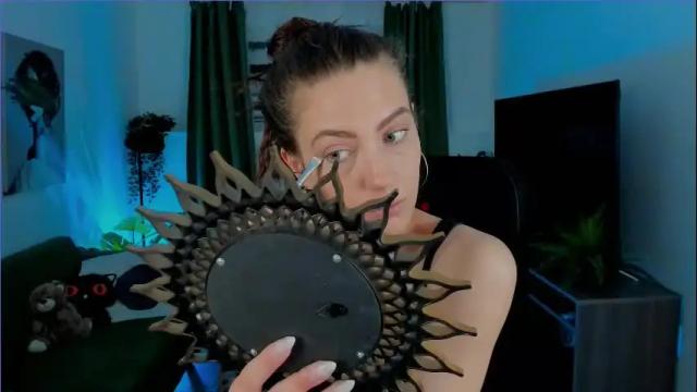 Image 11 of emilywiled Stream on Chaturbate on 22 days ago