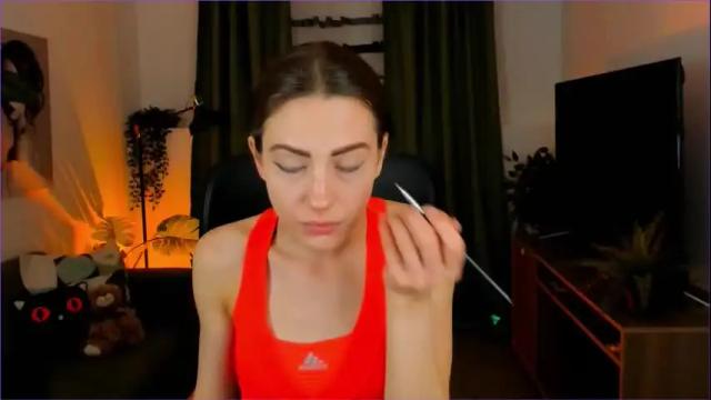 Image 12 of emilywiled Stream on Chaturbate on 16 days ago