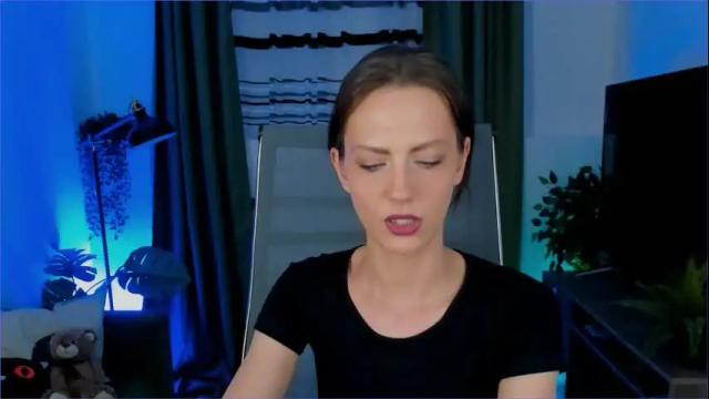 Image 4 of emilywiled Stream on Chaturbate on 10 days ago
