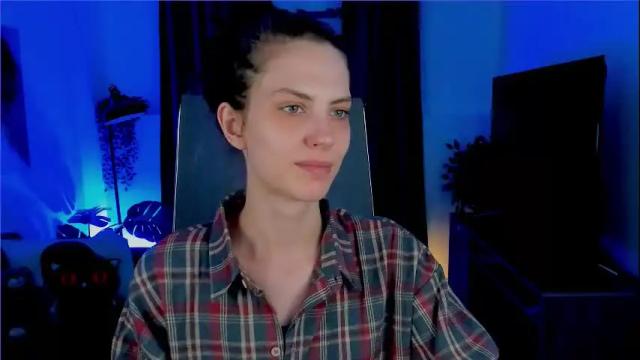 Image 4 of emilywiled Stream on Chaturbate on 6 days ago