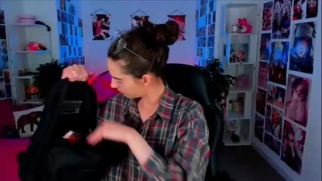Image 11 of emilywiled Stream on Chaturbate on 4 days ago