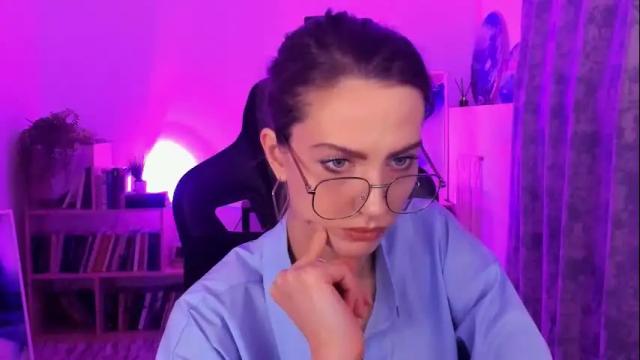 Image 3 of emilywiled Stream on Chaturbate on 3 days ago
