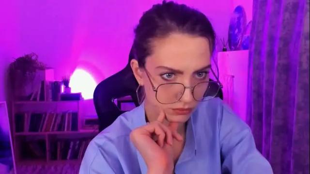Image 6 of emilywiled Stream on Chaturbate on 3 days ago