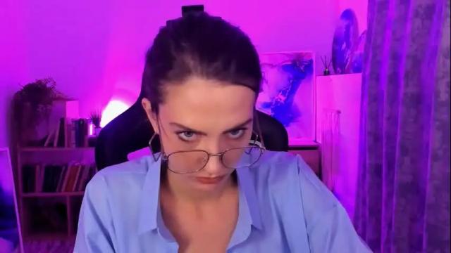 Image 8 of emilywiled Stream on Chaturbate on 3 days ago