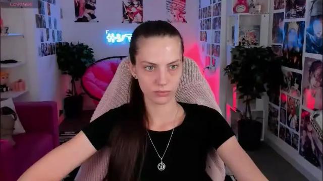 Image 2 of emilywiled Stream on Chaturbate on 4 months ago