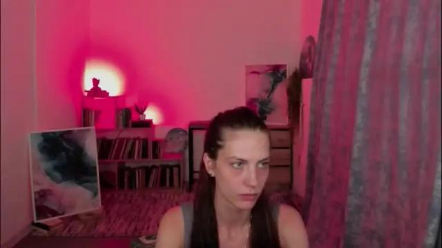 Image 2 of emilywiled Stream on Chaturbate on 4 months ago