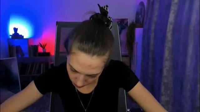 Image 3 of emilywiled Stream on Chaturbate on 4 months ago