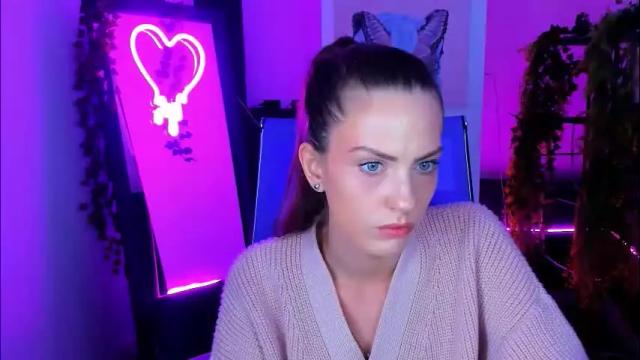 Image 2 of emilywiled Stream on Chaturbate on 4 months ago