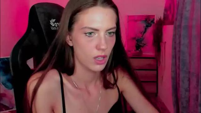 Image 11 of emilywiled Stream on Chaturbate on 4 months ago