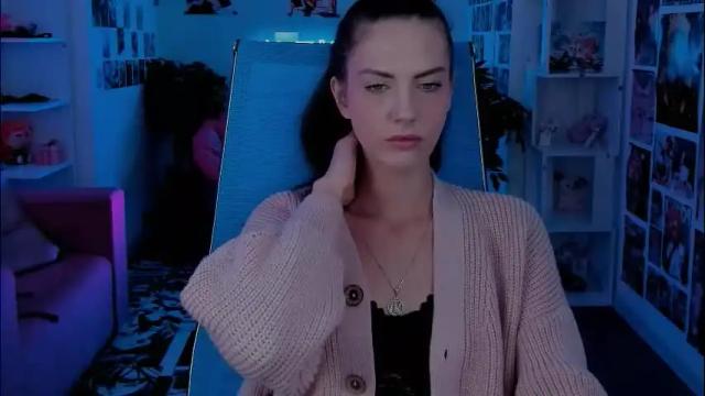 Image 3 of emilywiled Stream on Chaturbate on 4 months ago