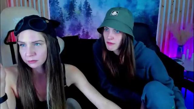 Image 12 of emilywiled Stream on Chaturbate on 3 months ago