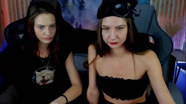 Image 3 of emilywiled Stream on Chaturbate on 2 months ago