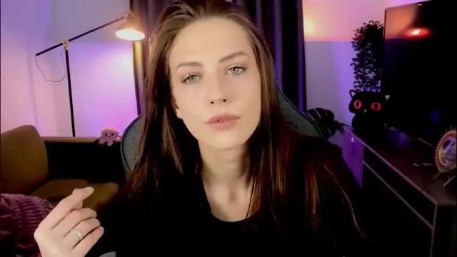 Image 11 of emilywiled Stream on Chaturbate on 2 months ago